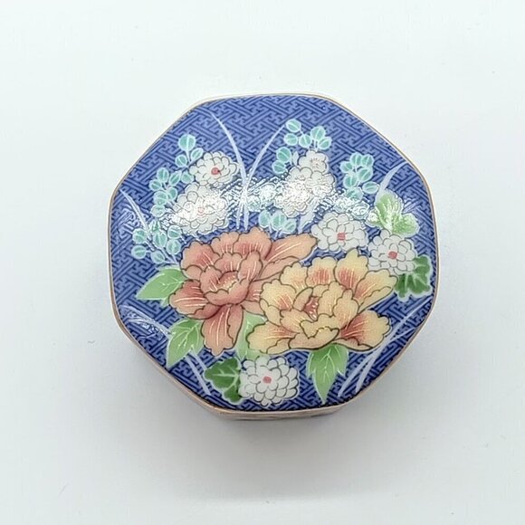 Vintage Takahashi Echo Hand-Painted Floral Porcelain Trinket Box - Picture 2 of 6
